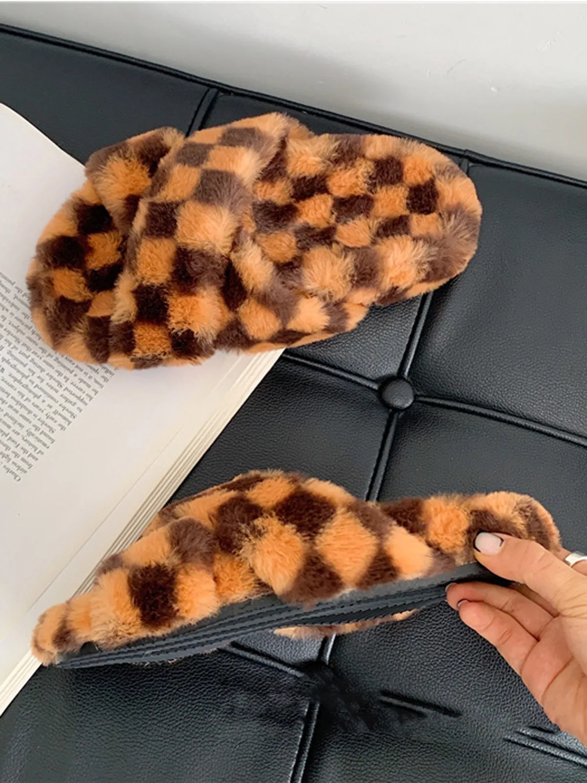 Checkerboard Print Plush Slippers -Orange