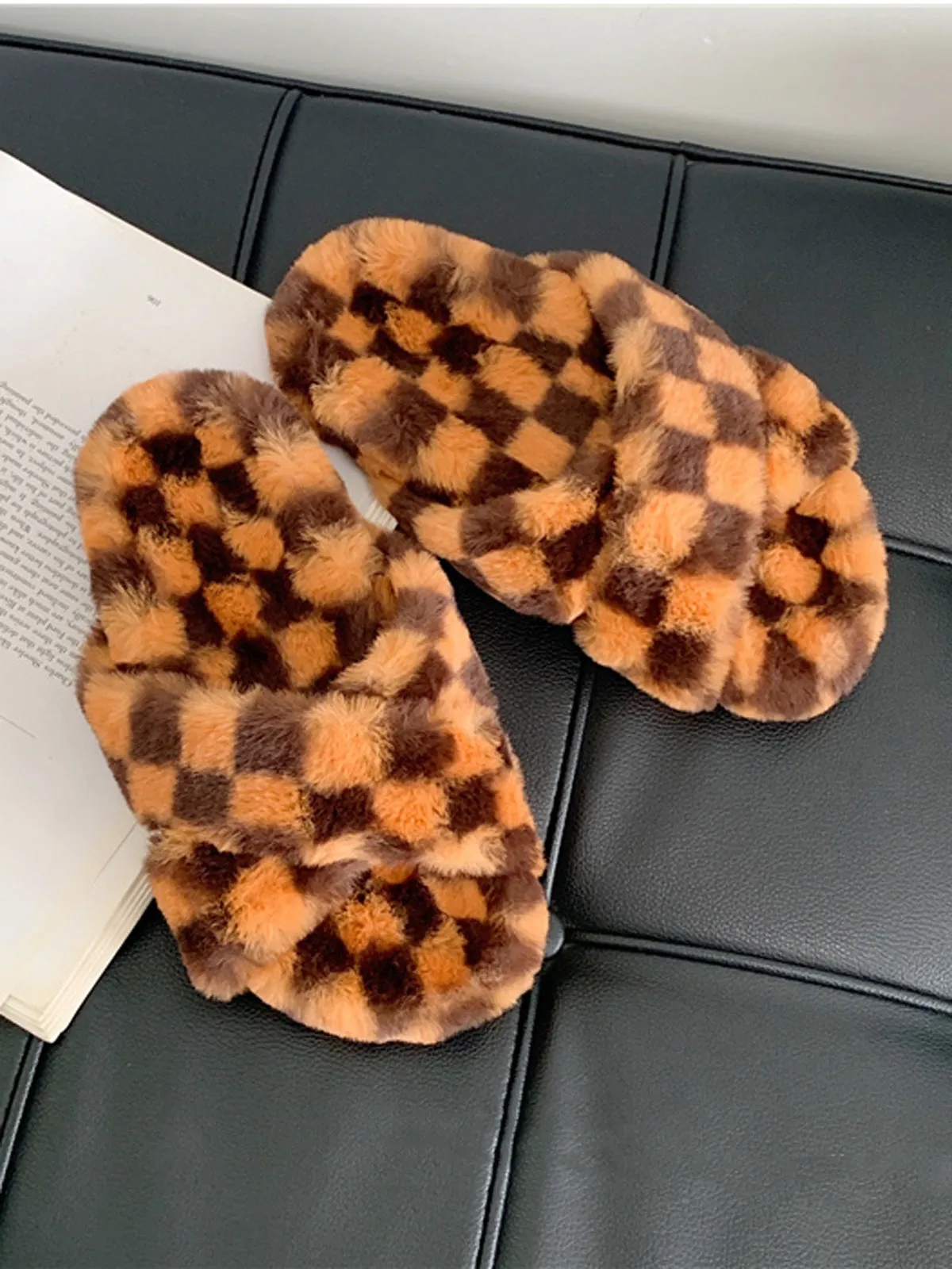 Checkerboard Print Plush Slippers -Orange