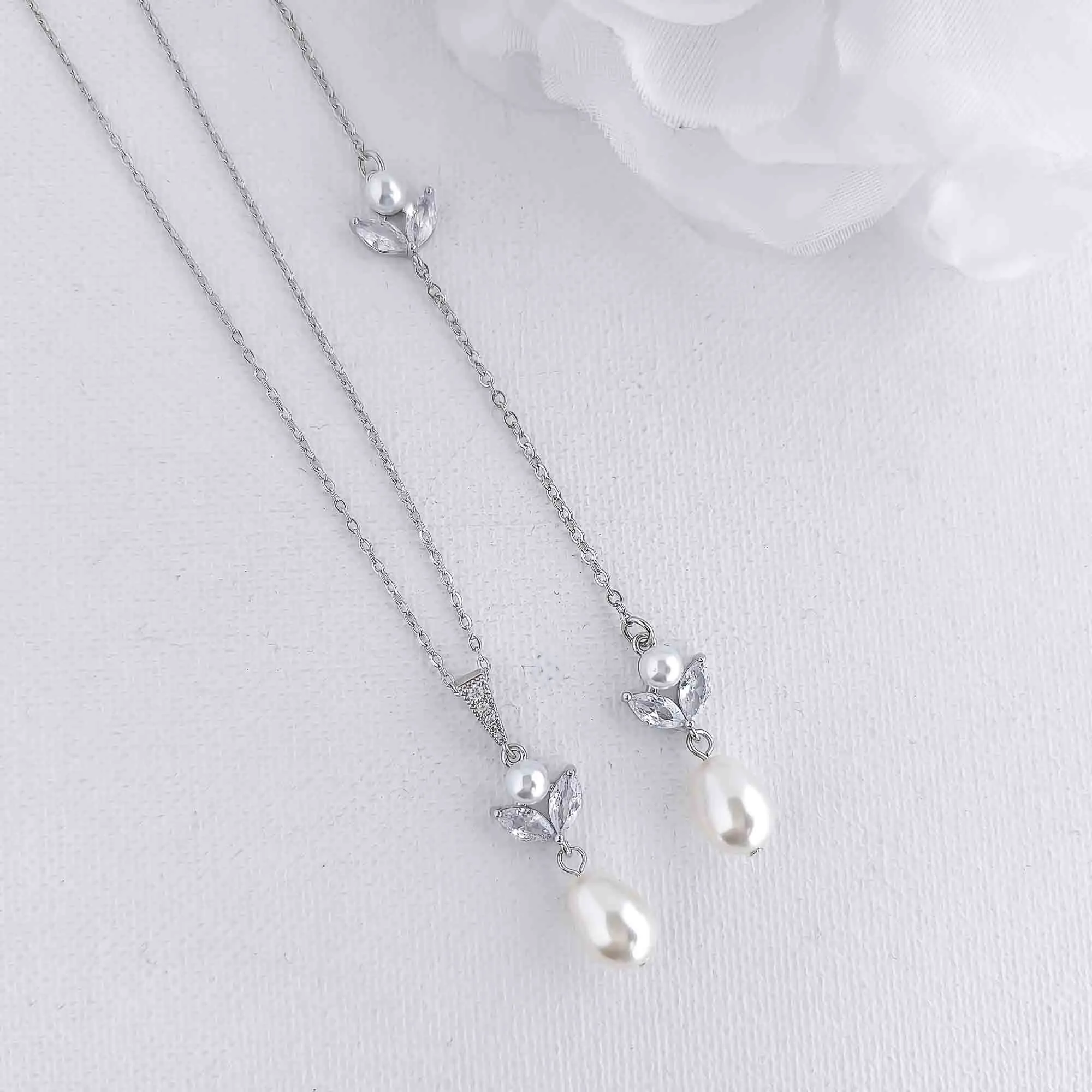 Minimalistic Wedding Necklace with Backdrop for Brides-Leila