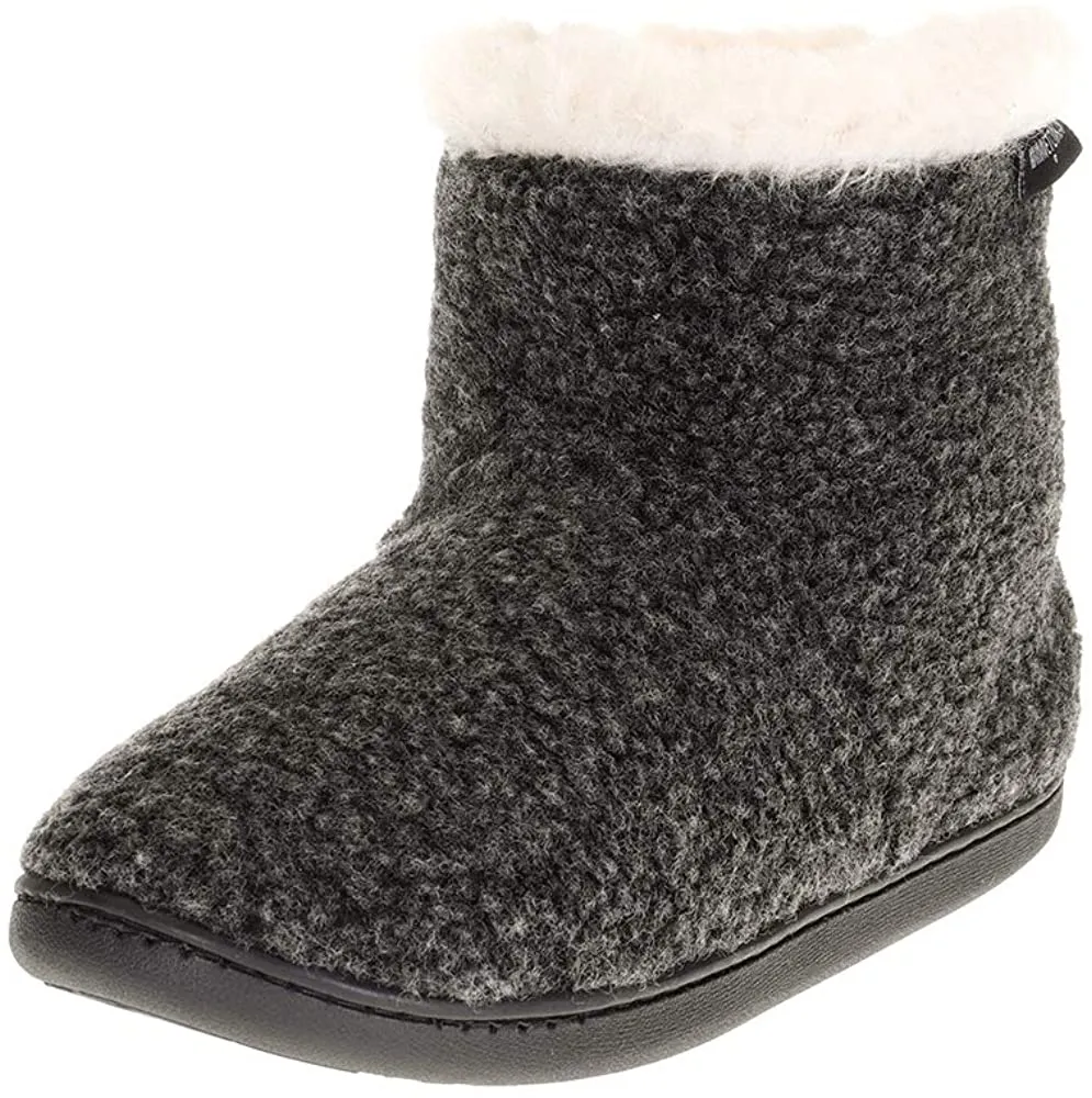 Minnentonka Women's Betty Faux Fur Slipper Boot