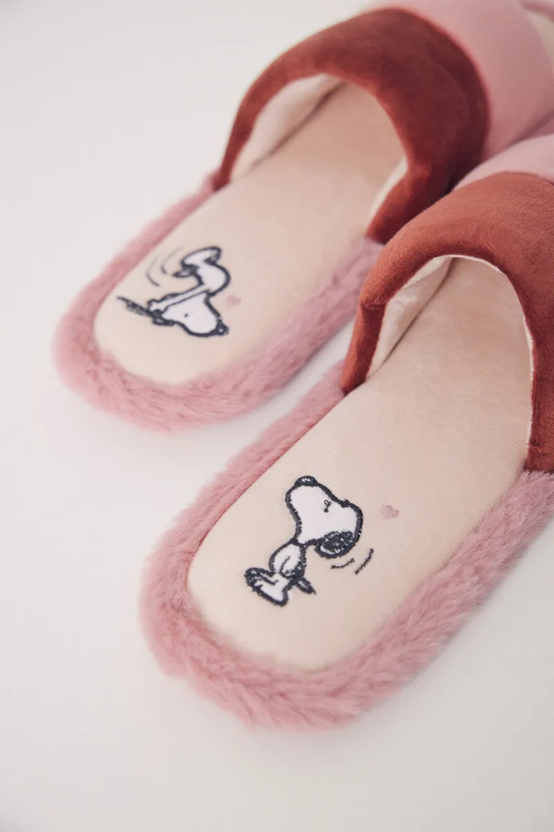 Pink Snoopy open house slipper