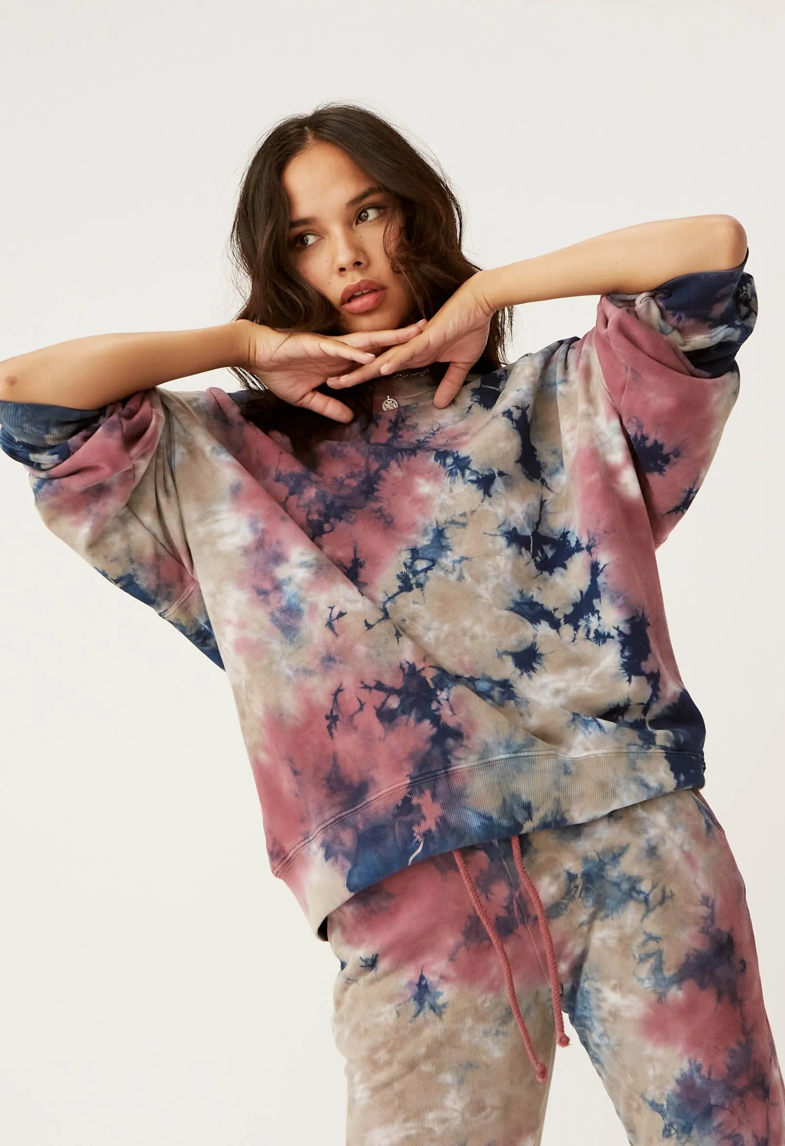 ROUGE STORM OVERSIZED TIE DYE CREW