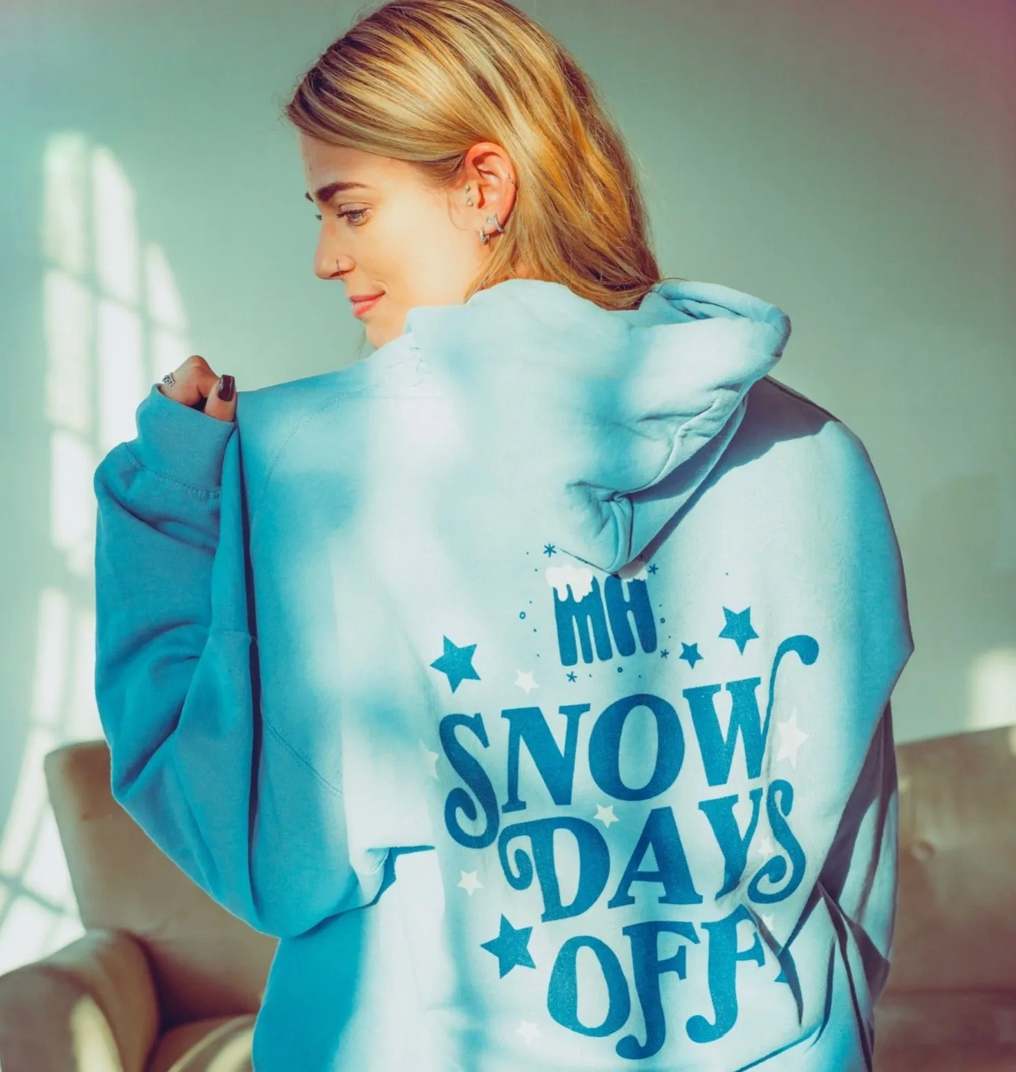 SNOW DAYS OFF  - HOODIE