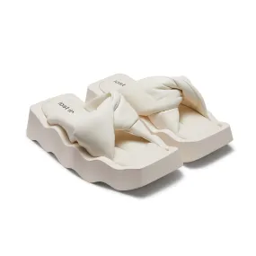 Wavy Sole Padded Knot Slippers in White